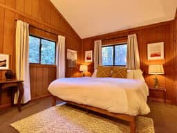 Aaron · Cozy Tahoe Vista Cabin · Walk to Beach · Pet-Friendly
