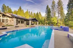 Applemont · 5300 sqft Mansion, Pool, Hot Tub, Game Room, 6 Acres