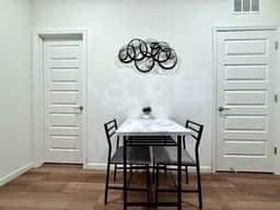 Brownell · Private Guest Suite · Quiet Neighborhood · Woodland