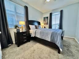 Dragon · 3BR · Garage Parking · 10 Min to SMF & Downtown