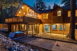 Regina · 10BR Tahoe Mansion · Indoor Pool · Theater · Walk to Heavenly