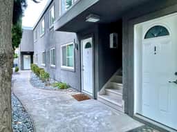 USt7 · Remodeled 3BR Apt · Downtown Sac · Walk Everywhere