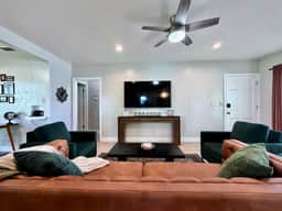 Remodeled 5 Bedroom Home 5 Minutes to CBD