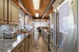 Hot Tub—Arcade—2 Fireplaces—Huge Private Yard - Image 2