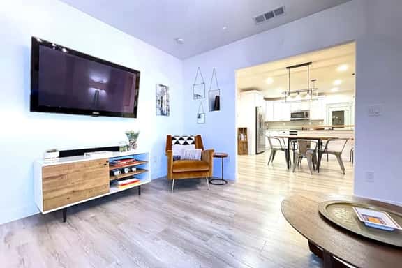 Alhambra · Remodeled 2BR · Fenced Yard · Walk to Midtown - Image 1