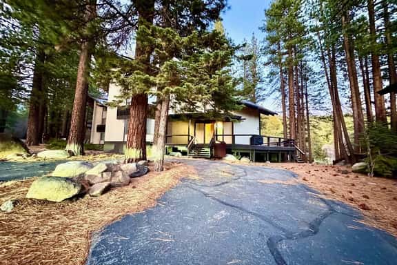 First Fairway Condo · Walk to Golf & Lake - Image 1