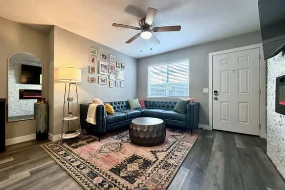 Remodeled Midtown Apartment - Image 1