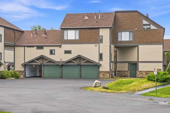 Beautiful Tahoe Keys Condo One Shared Wall - Image 1