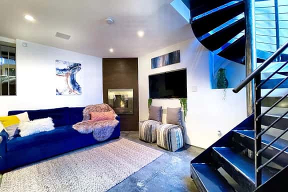 Cow Hollow Loft · Walk Score 98 · Radiant Heat - Image 1