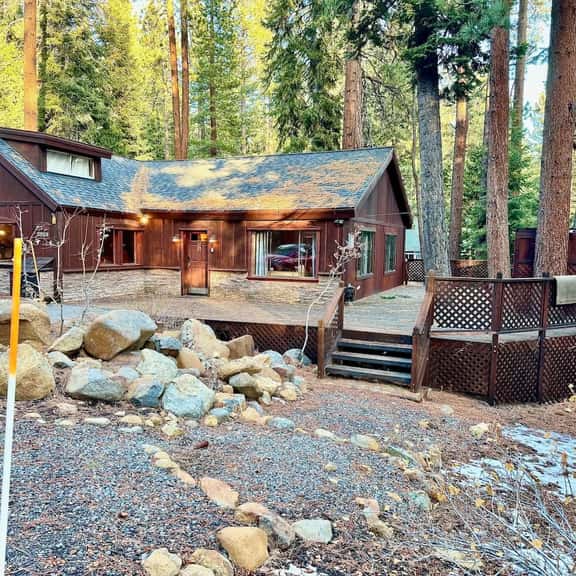 Aaron · Cozy Tahoe Vista Cabin · Walk to Beach · Pet-Friendly - Image 1
