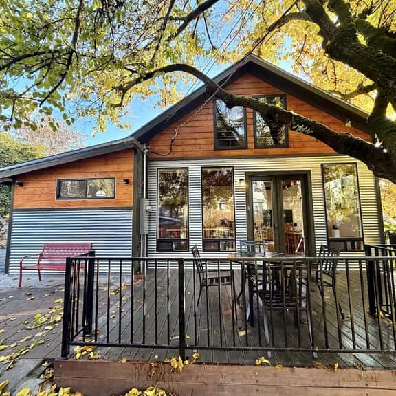 Newcastle · Japandi Loft Home · Radiant Heat · Walk to Downtown - Image 1