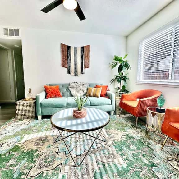 USt5 · Remodeled 2BR · Ground Floor · Gated · Walk to Midtown - Image 1
