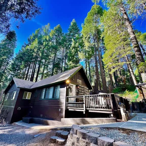 Serene Mountain Escape-Cozy Cabin Near Sly Park - Image 1