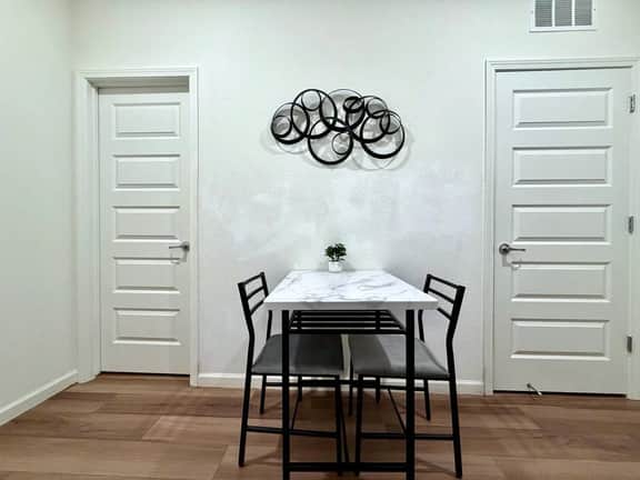 Brownell · Private Guest Suite · Quiet Neighborhood · Woodland