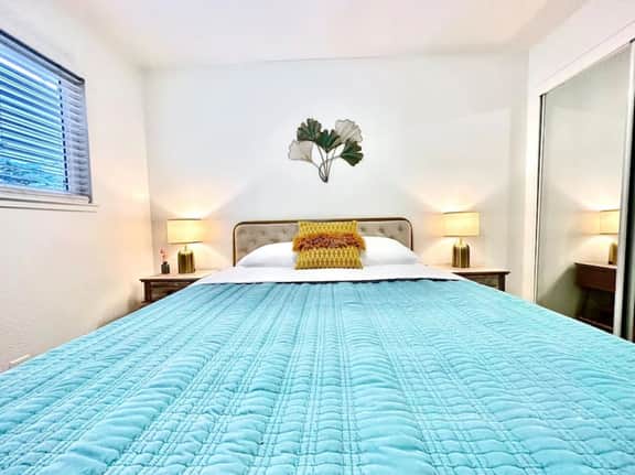 USt5 · Remodeled 2BR · Ground Floor · Gated · Walk to Midtown