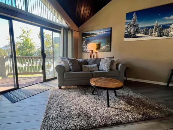 Beautiful Tahoe Keys Condo One Shared Wall - Image 4