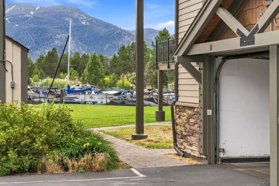 Beautiful Tahoe Keys Condo One Shared Wall - Image 4