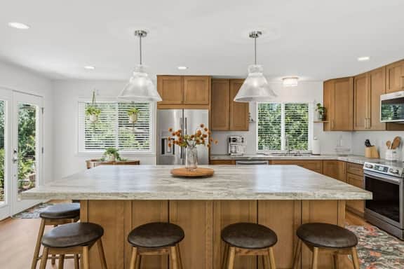 Stunning 4BR Estate | Secluded Folsom Getaway - Image 4