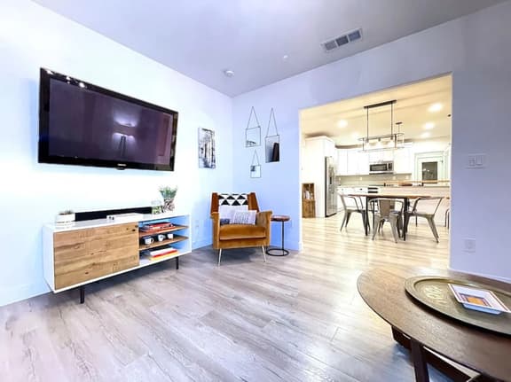 Alhambra · Remodeled 2BR · Fenced Yard · Walk to Midtown