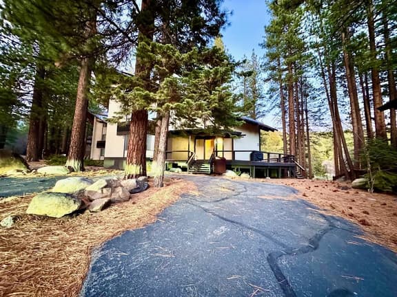 Incline · First Fairway Condo · Walk to Golf and Lake Tahoe