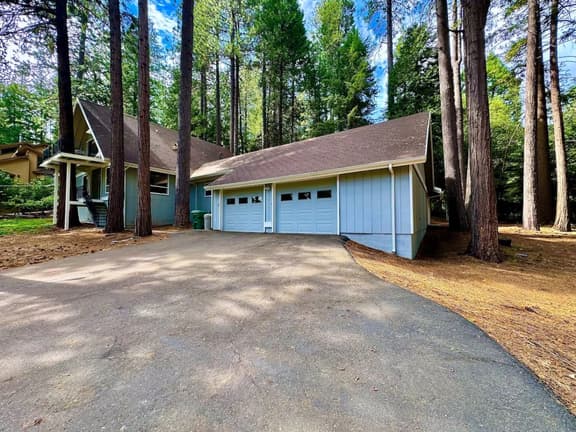 Treetop Cabin · Game Room & Fire Pit · Pollock Pines