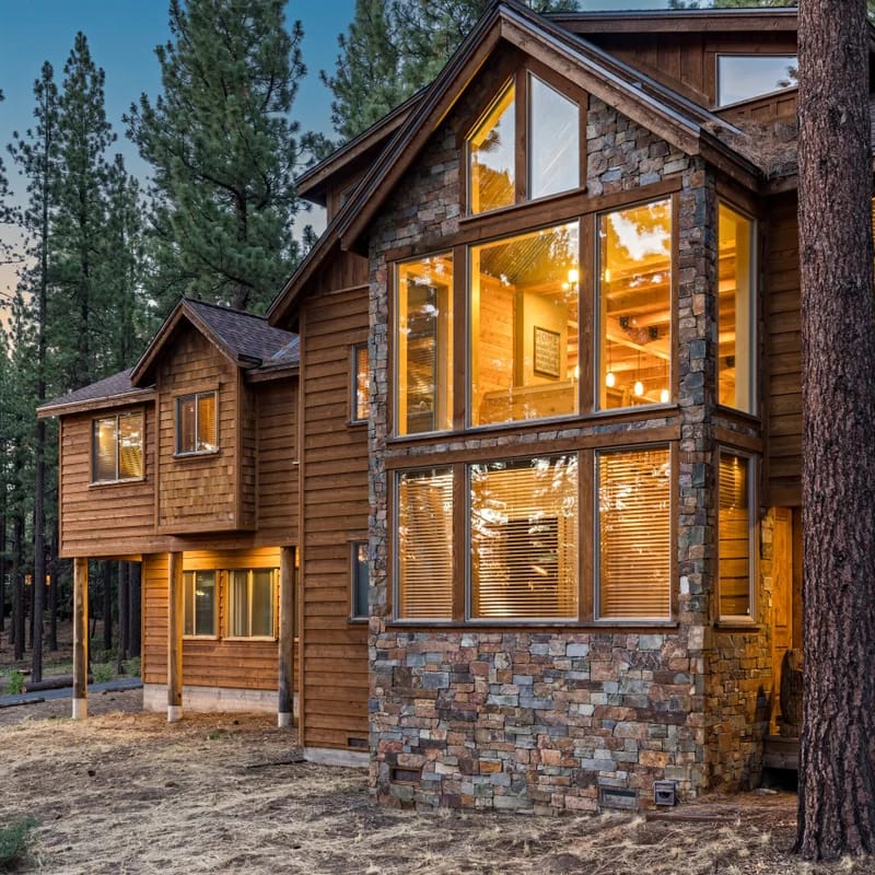 Regina · 10BR Tahoe Mansion · Indoor Pool · Theater · Walk to Heavenly